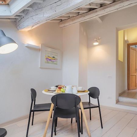 Residenza Degli Artisti Apartments Лука Екстериор снимка