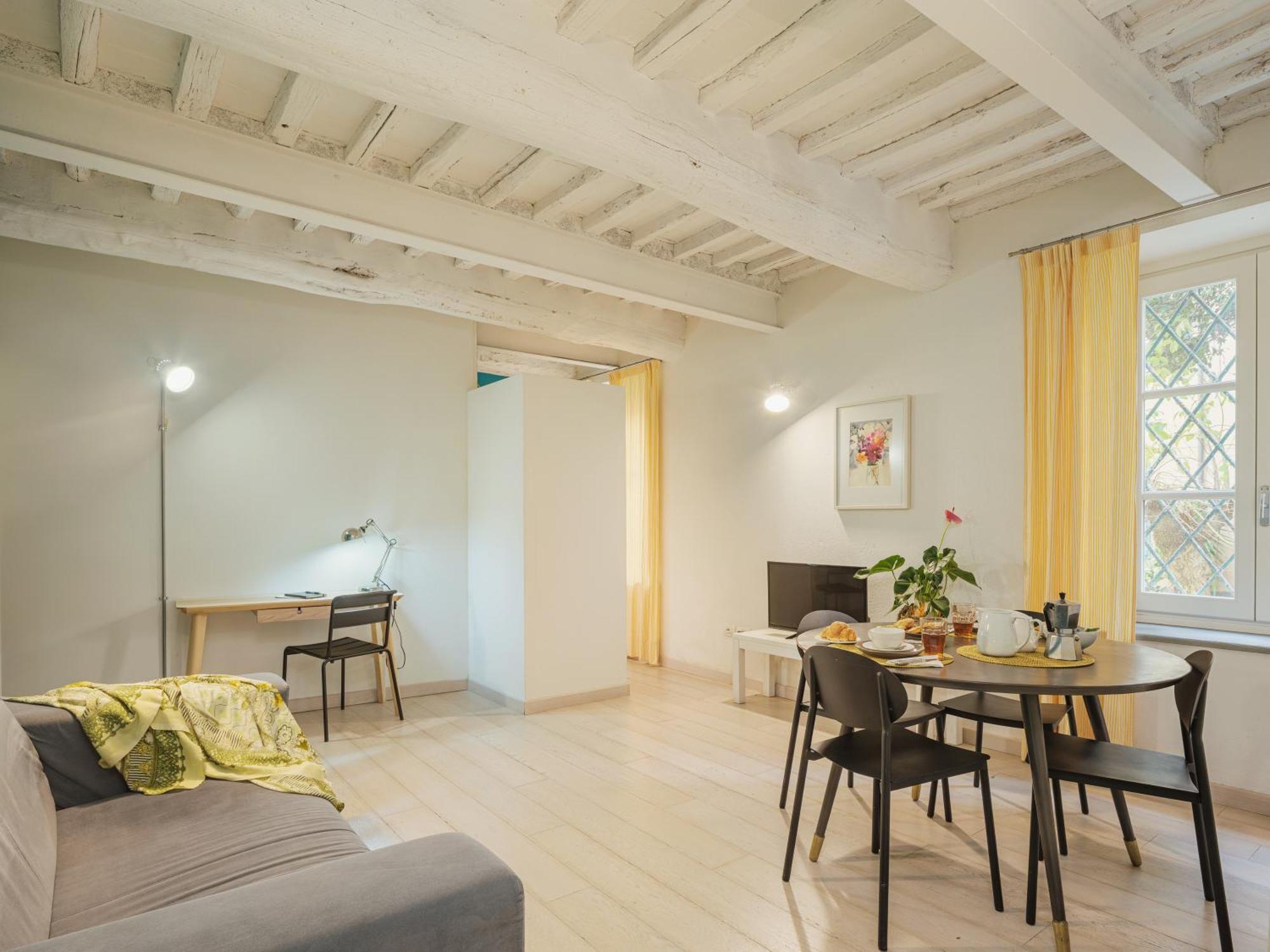 Residenza Degli Artisti Apartments Лука Екстериор снимка