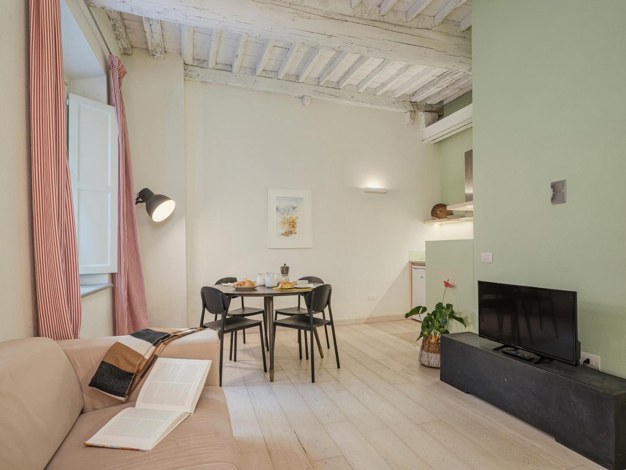 Residenza Degli Artisti Apartments Лука Екстериор снимка