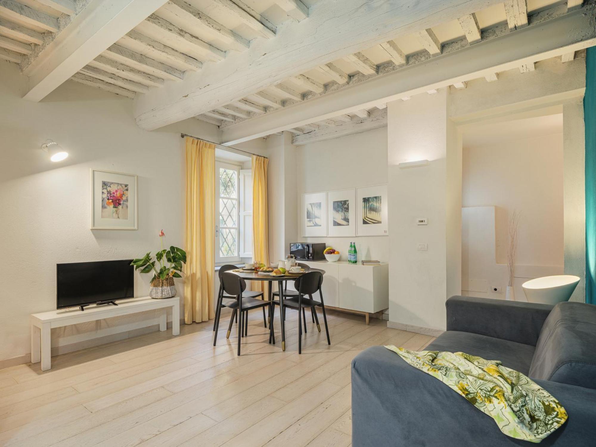 Residenza Degli Artisti Apartments Лука Екстериор снимка