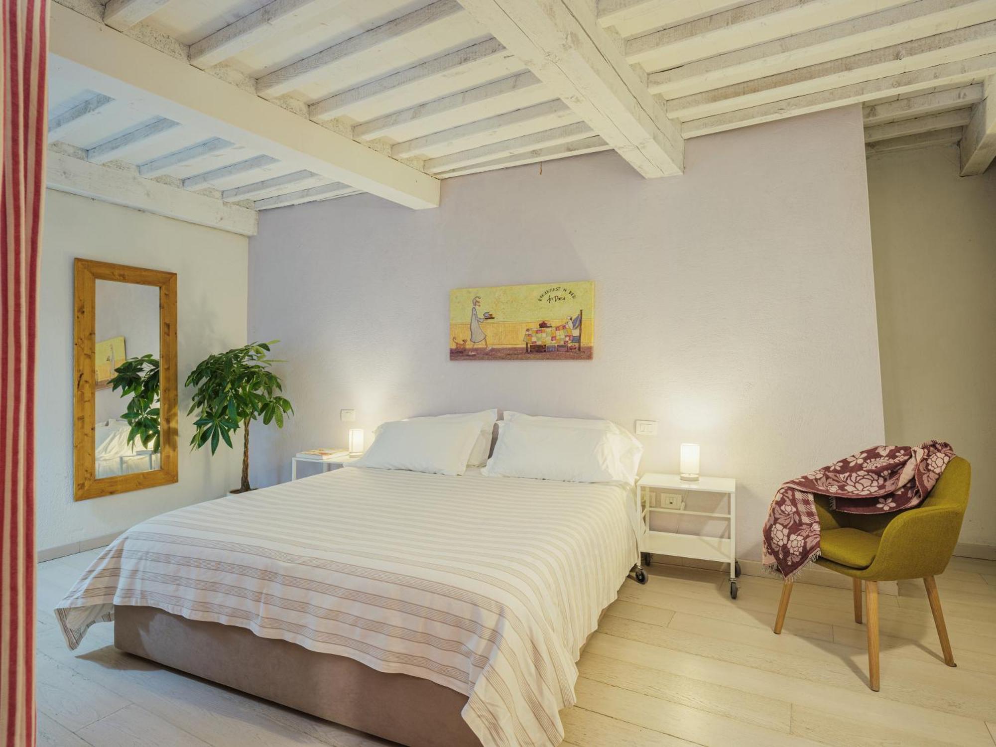 Residenza Degli Artisti Apartments Лука Екстериор снимка