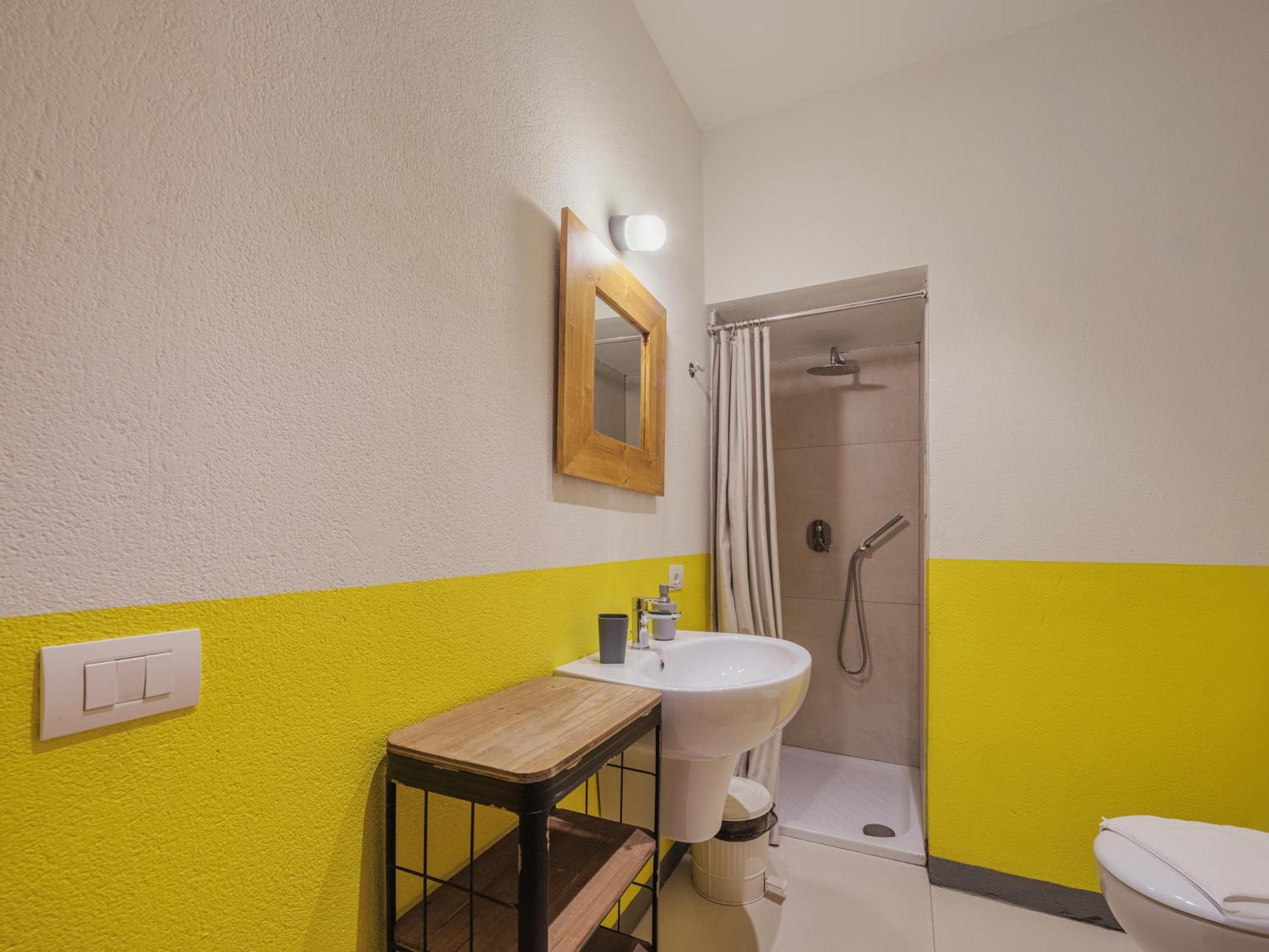Residenza Degli Artisti Apartments Лука Екстериор снимка