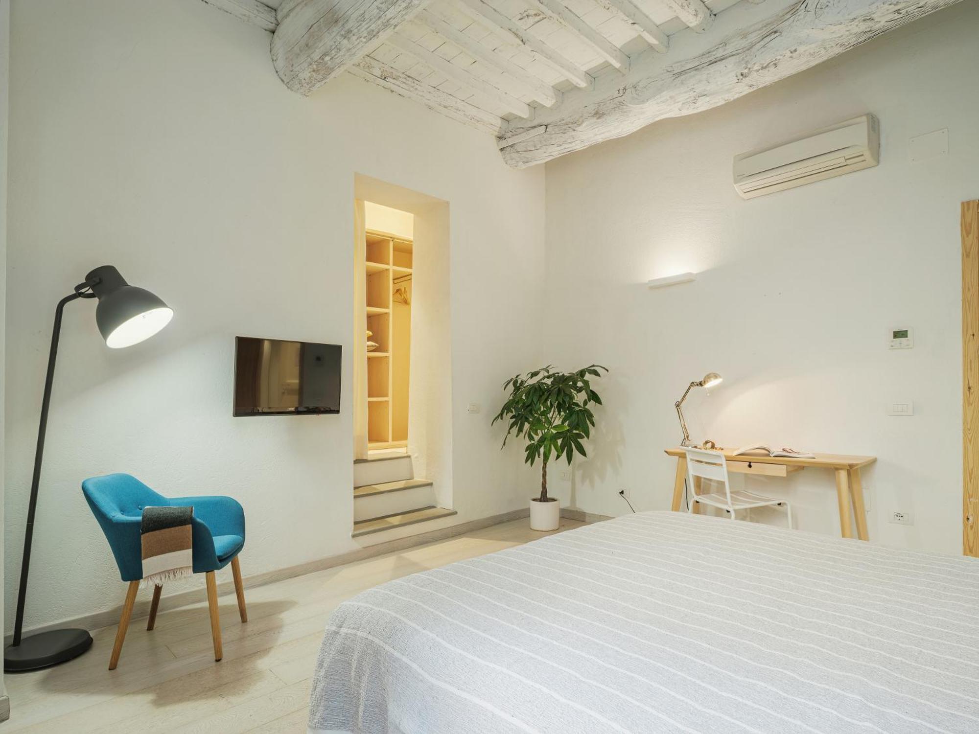 Residenza Degli Artisti Apartments Лука Екстериор снимка