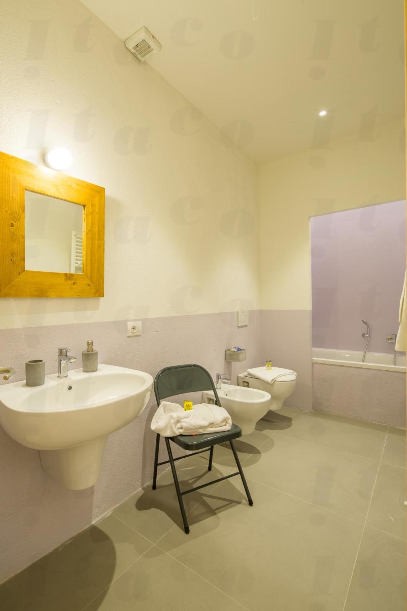 Residenza Degli Artisti Apartments Лука Екстериор снимка