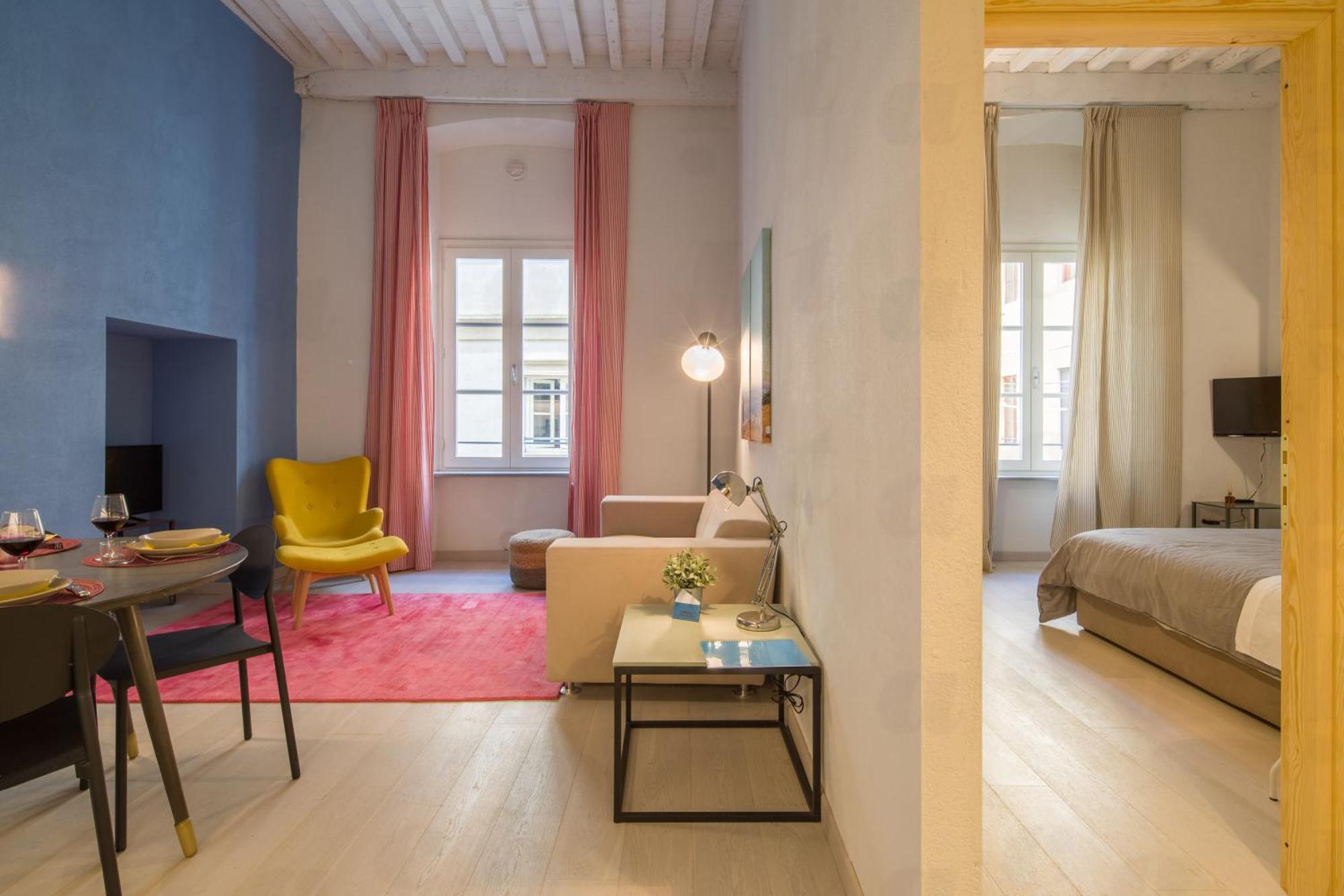 Residenza Degli Artisti Apartments Лука Екстериор снимка