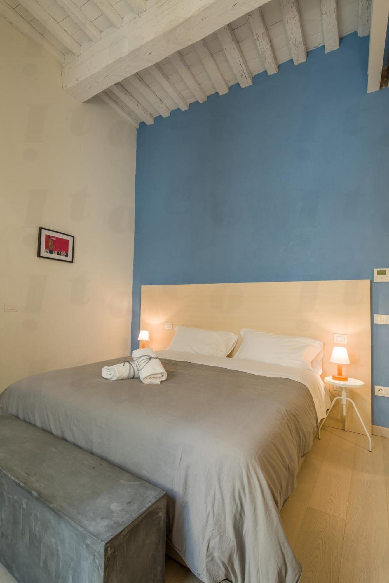 Residenza Degli Artisti Apartments Лука Екстериор снимка